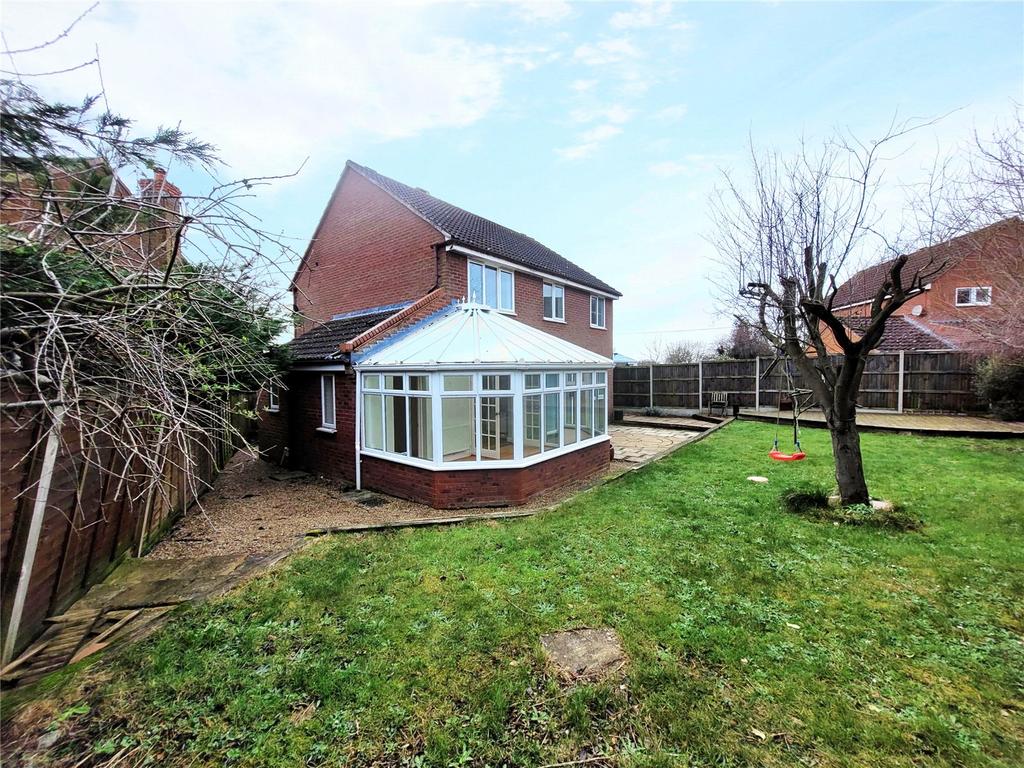 Barnham Broom Road, Wymondham... 4 bed detached house £400,000