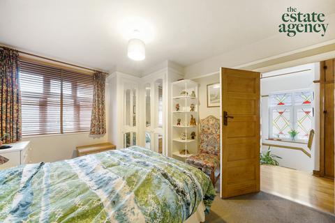 14a Endlebury Road, London, E4 6QF