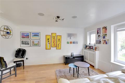 25 Callaghan Close, London, SE13 5RR