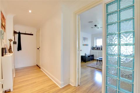 25 Callaghan Close, London, SE13 5RR