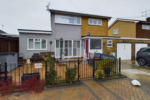 5 bedroom link detached house for sale, Zealand Drive, Canvey Island, SS8