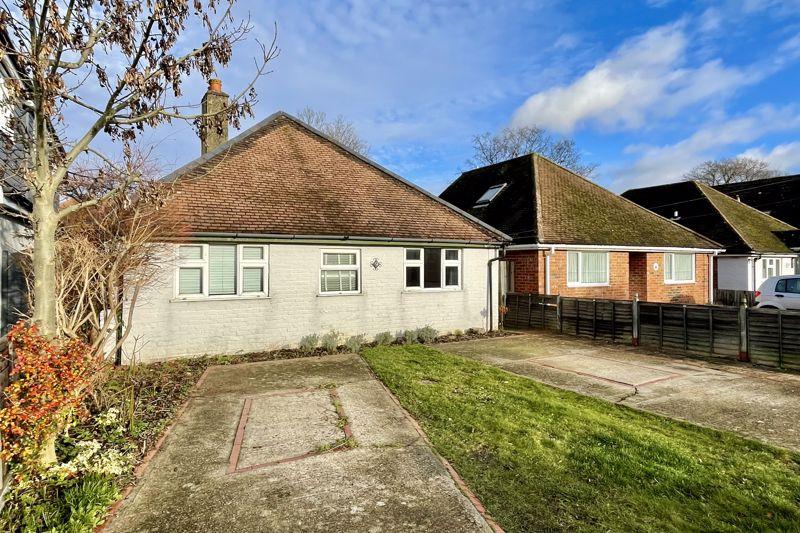 Birch Road, Godalming 2 bed detached house for sale £525,000