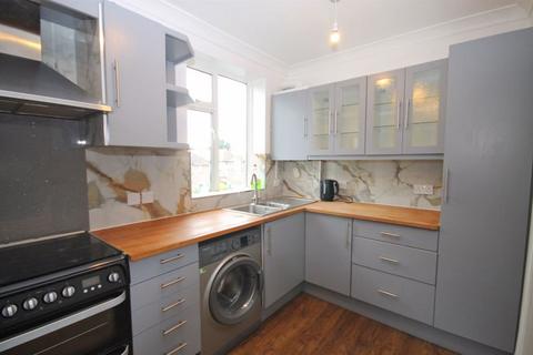 2 bedroom apartment for sale, Braund Avenue, Greenford