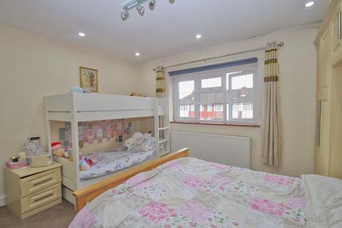 3 bedroom terraced house for sale, Millet Road, Greenford