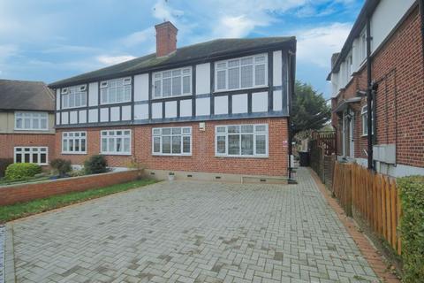 10 Ormsby Gardens, Greenford, UB6 9NR