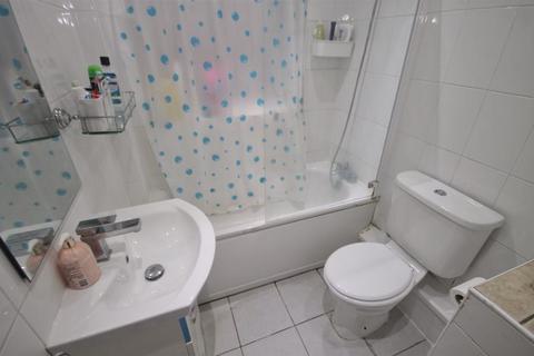 10 Ormsby Gardens, Greenford, UB6 9NR