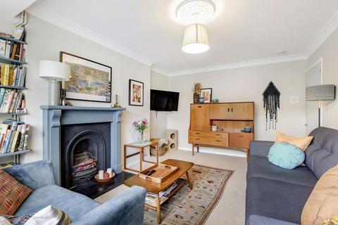 2a Mayfield Close, Thames Ditton, KT7 0AG