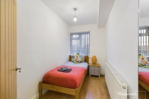 3 bedroom apartment for sale, London, London NW9