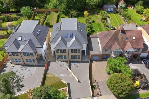 4 bedroom semi-detached house for sale, Hillview Road, Hatch End