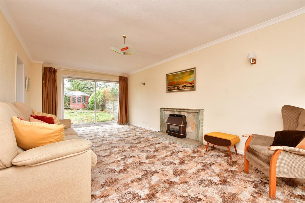 Barrett Road, Fetcham, Leatherhead, Surrey 4 bed detached house for