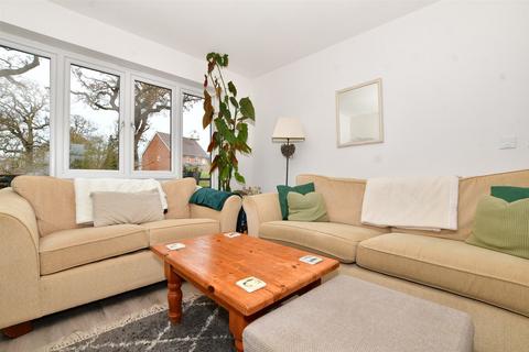 2 bedroom apartment for sale, Consort Drive, Leatherhead, Surrey