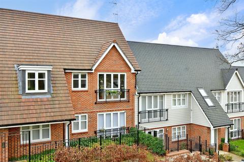 2 bedroom apartment for sale, Consort Drive, Leatherhead, Surrey