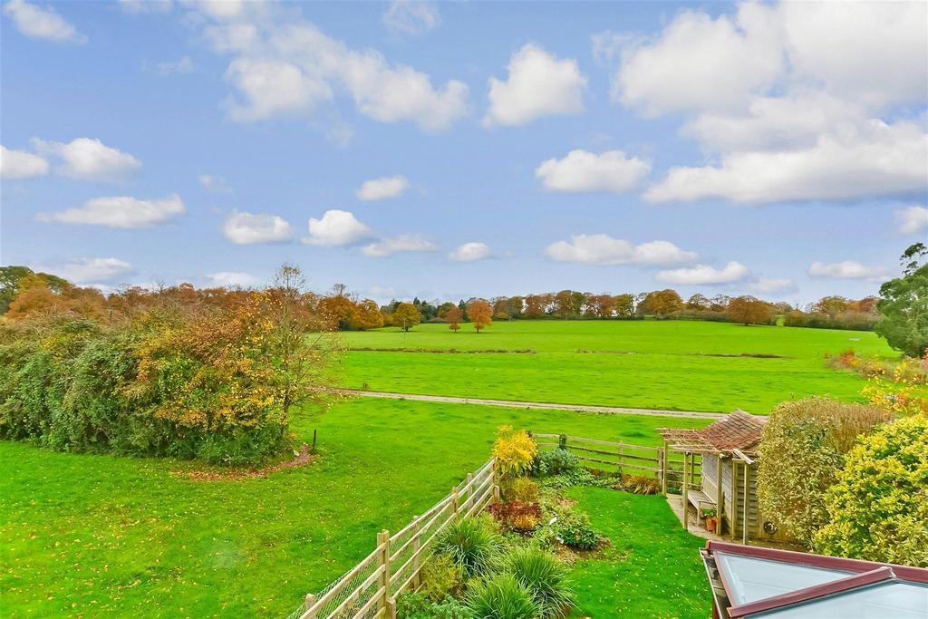 Nutbourne Road, Nutbourne... 3 bed detached house for sale £750,000