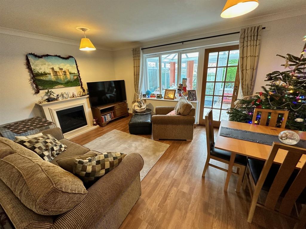 Platts Meadow, Billingshurst, West Sussex 2 bed semi-detached house for ...