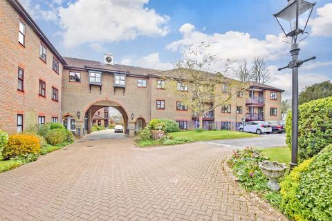 1 bedroom flat for sale - Wray Park Road, Reigate, Surrey