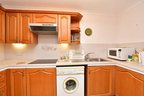 1 bedroom flat for sale, Wray Park Road, Reigate, Surrey