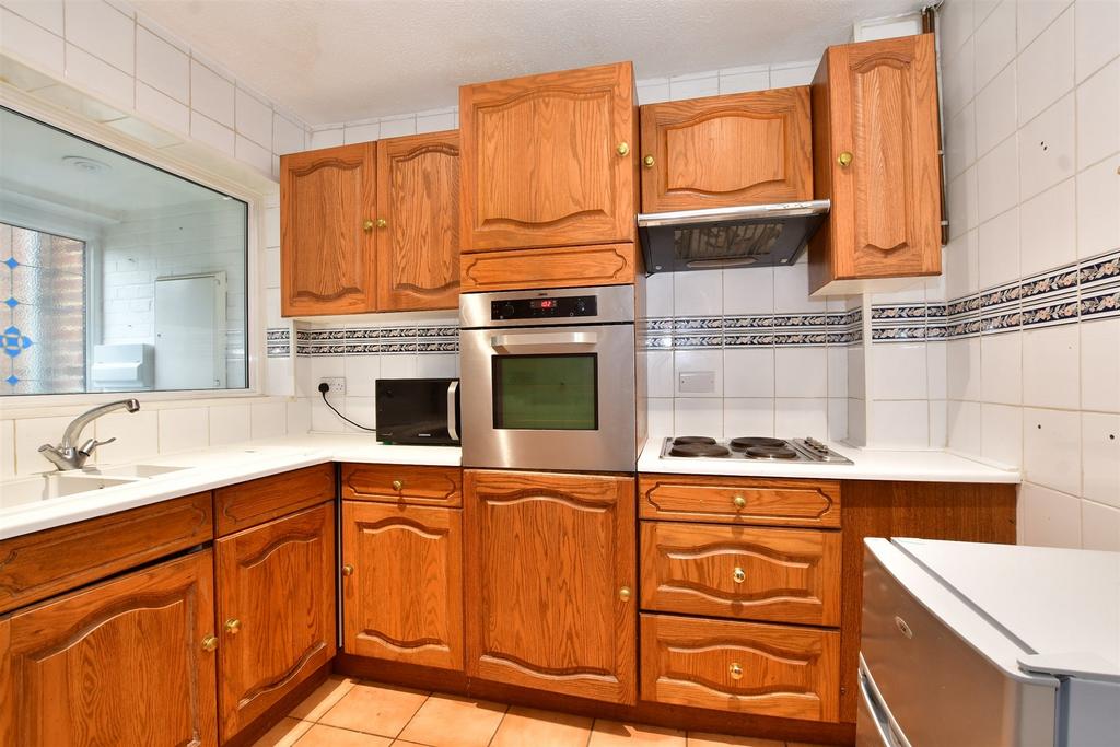 Carew Road, Wallington, Surrey 2 bed terraced house for sale £300,000
