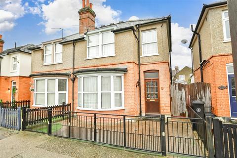 3 bedroom semi-detached house for sale - Marks Road, Romford, Essex