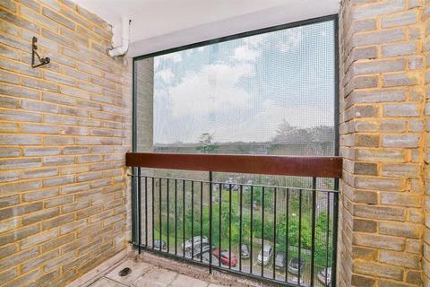 29, Alford Court Bonchurch Close, Sutton, SM2 6AY