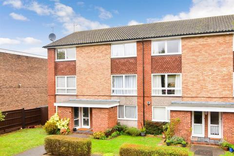 39 Upton Dene, Sutton, SM2 6TA