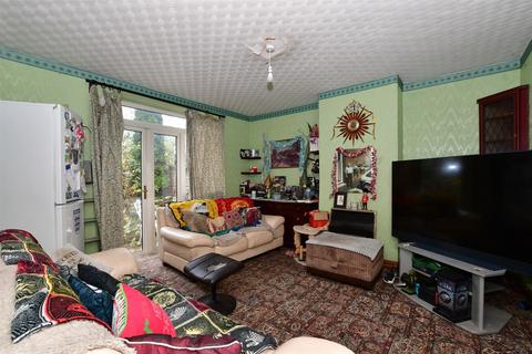 3 bedroom end of terrace house for sale - Whitby Road, Sutton, Surrey