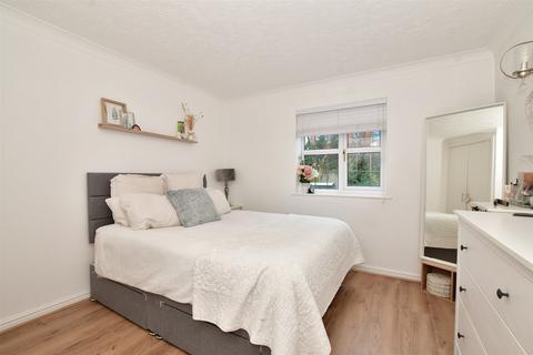 1 bedroom ground floor flat for sale, Bradley Close, Belmont, Sutton, Surrey
