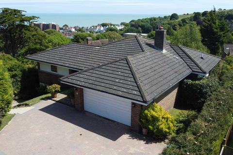4 bedroom detached house for sale, Meads Brow, Eastbourne, BN20 7UP