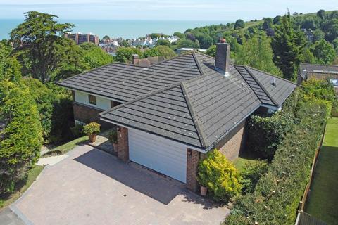 4 bedroom detached house for sale, Meads Brow, Eastbourne, BN20 7UP