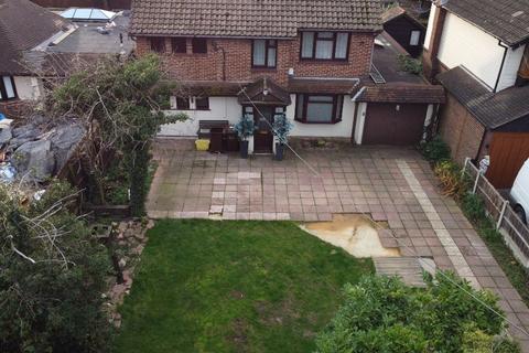 4 bedroom detached house for sale - Long Road, Canvey Island