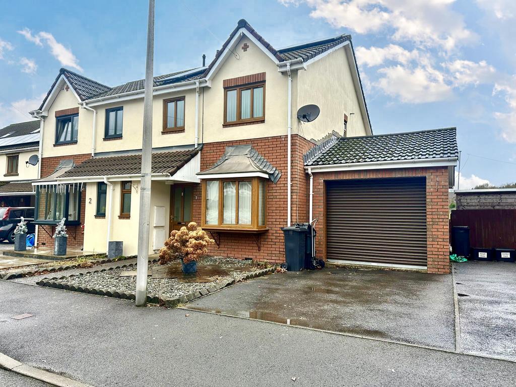 Pentrebach, Merthyr Tydfil CF48 3 bed semidetached house for sale £