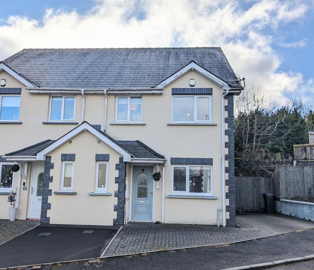 Heolgerrig, Merthyr Tydfil CF48 3 bed semidetached house for sale £