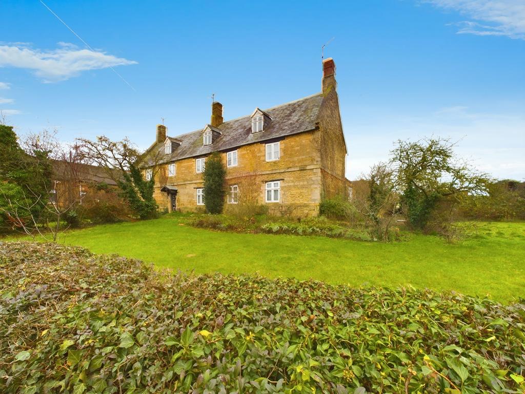 Manor Farm House, Church Street, Stanground, Peterborough, PE2 6 bed