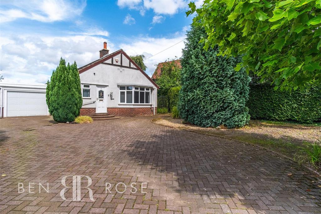 Washington Lane, Euxton, Chorley 3 bed detached bungalow for sale £