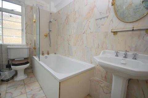 3 bedroom flat for sale, Old Brompton Road, London SW5