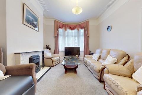 8 Macoma Road, London, SE18 2QP