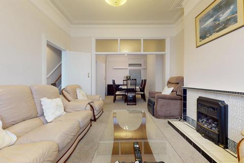 8 Macoma Road, London, SE18 2QP