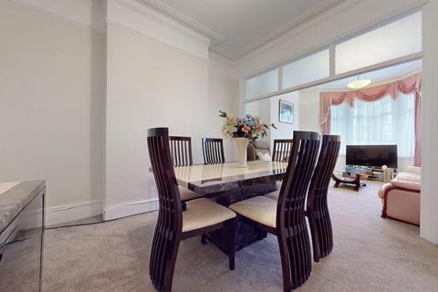8 Macoma Road, London, SE18 2QP