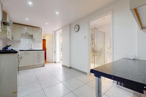 8 Macoma Road, London, SE18 2QP
