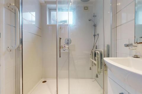 8 Macoma Road, London, SE18 2QP