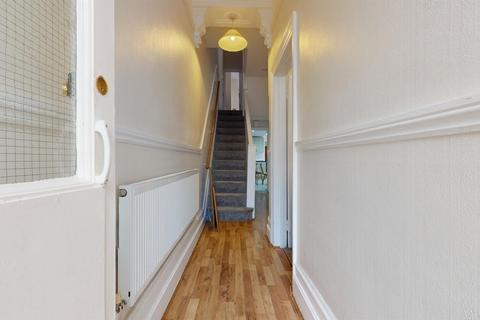 8 Macoma Road, London, SE18 2QP