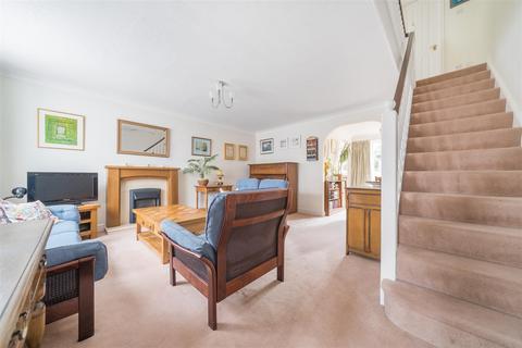 21 Downs Close, Headcorn, Ashford, TN27 9UG