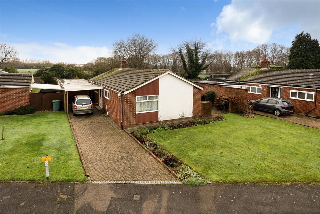 Orchard Glade, Headcorn, Ashford 3 bed detached bungalow for sale £