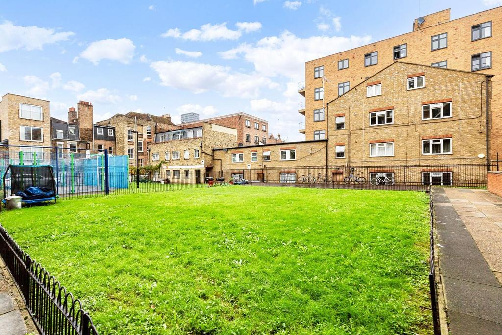 Hunters-Stanway Court-11.jpg