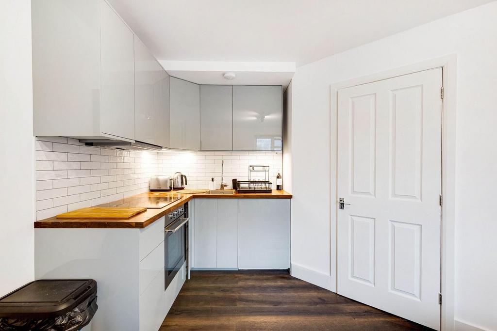 Hunters-Stanway Court-1.jpg