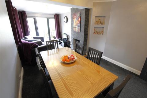 69 Hart Road, Byfleet, West Byfleet, KT14 7NL