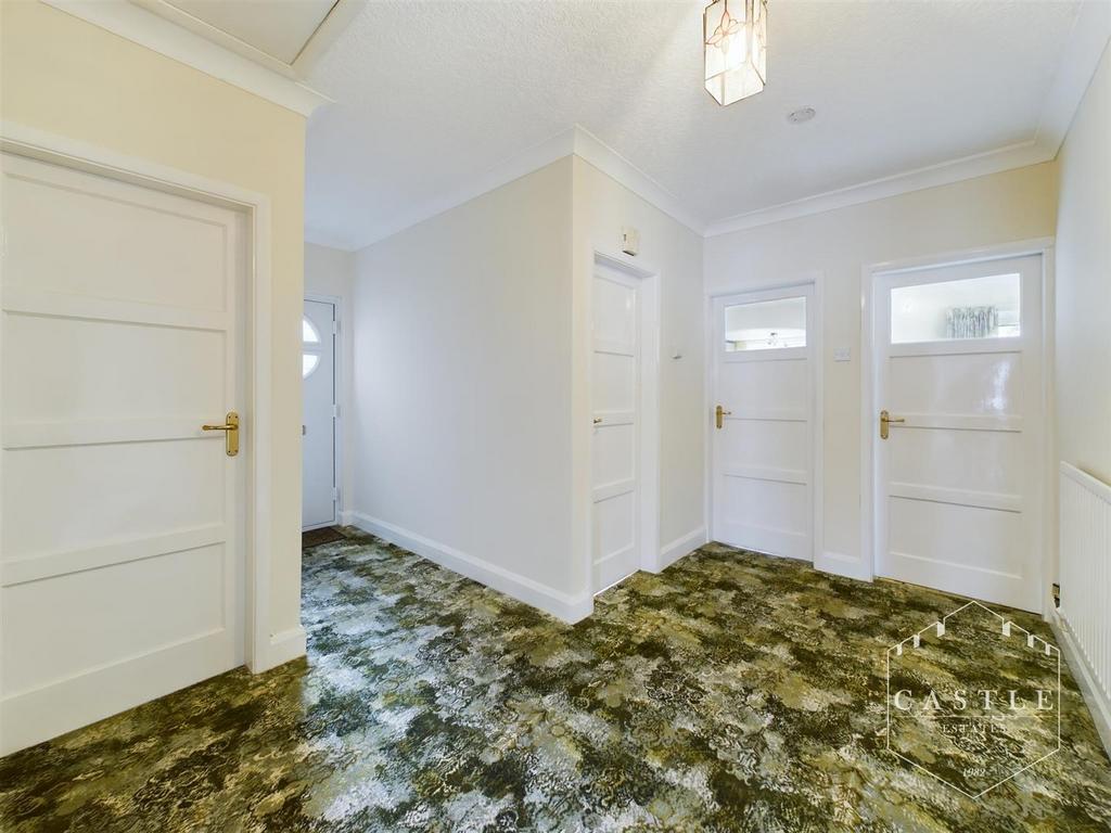 T shaped entrance hall