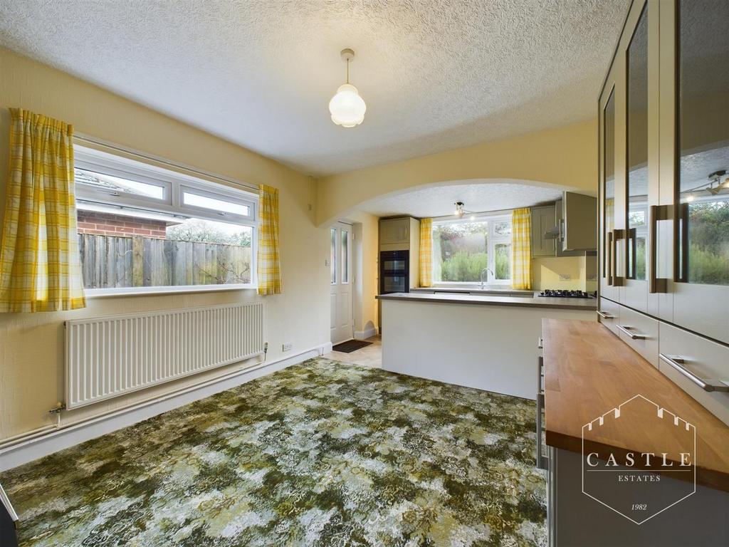 Dining kitchen