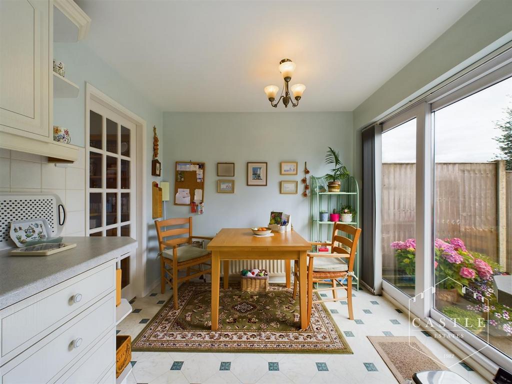 Dining kitchen