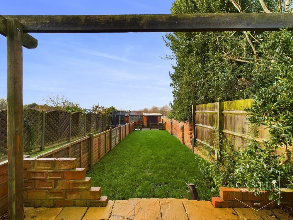 Kirkby Road, Barwell, Leicester 2 bed terraced house for sale £200,000