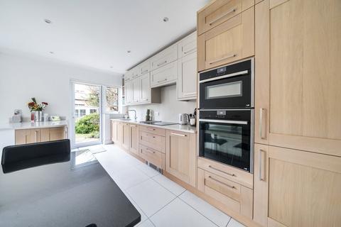22 Strathearn Avenue, Twickenham, TW2 6JU
